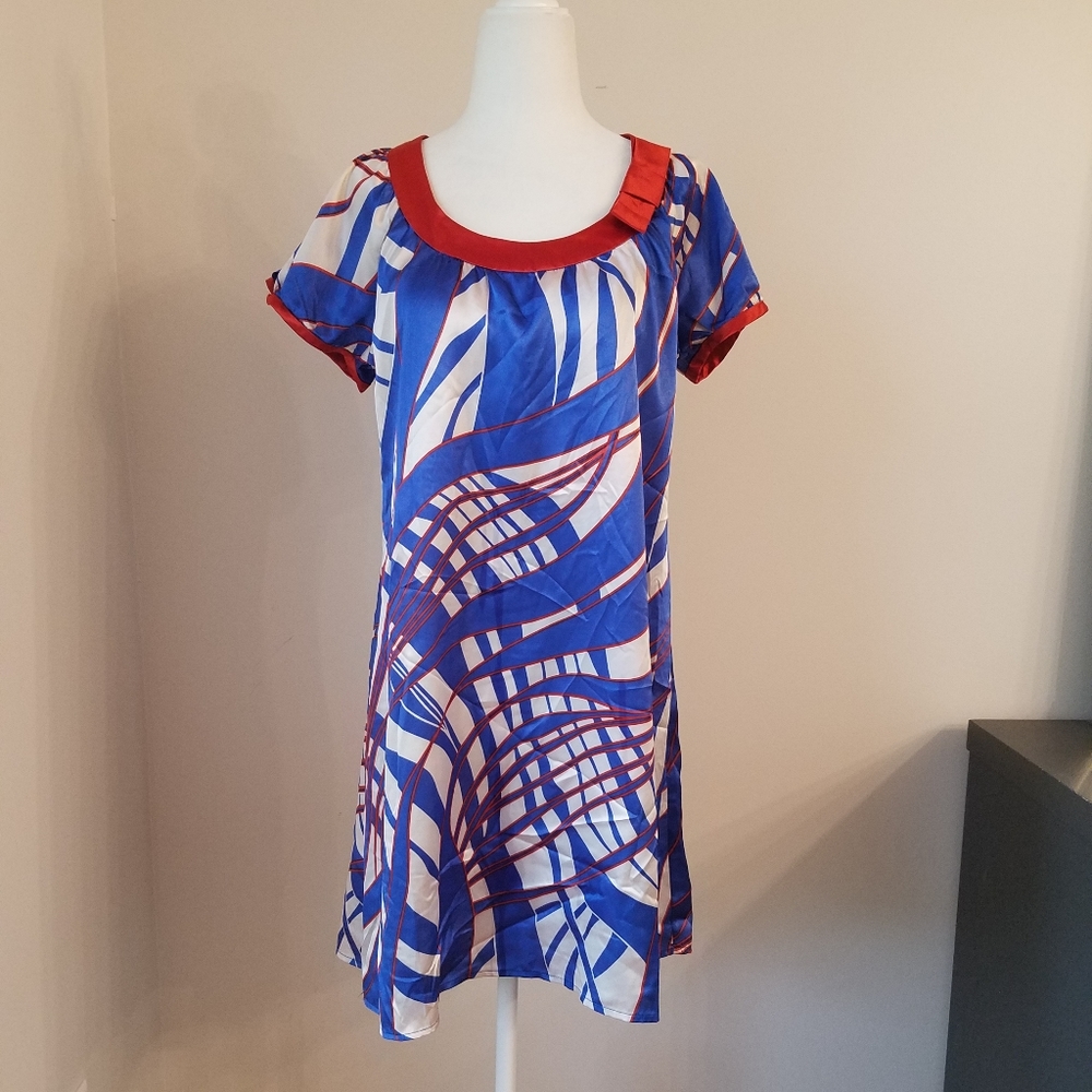 BCBG shift short sleeve dress